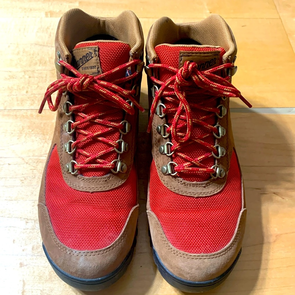 Danner hiking boots 🏕️ Barely used